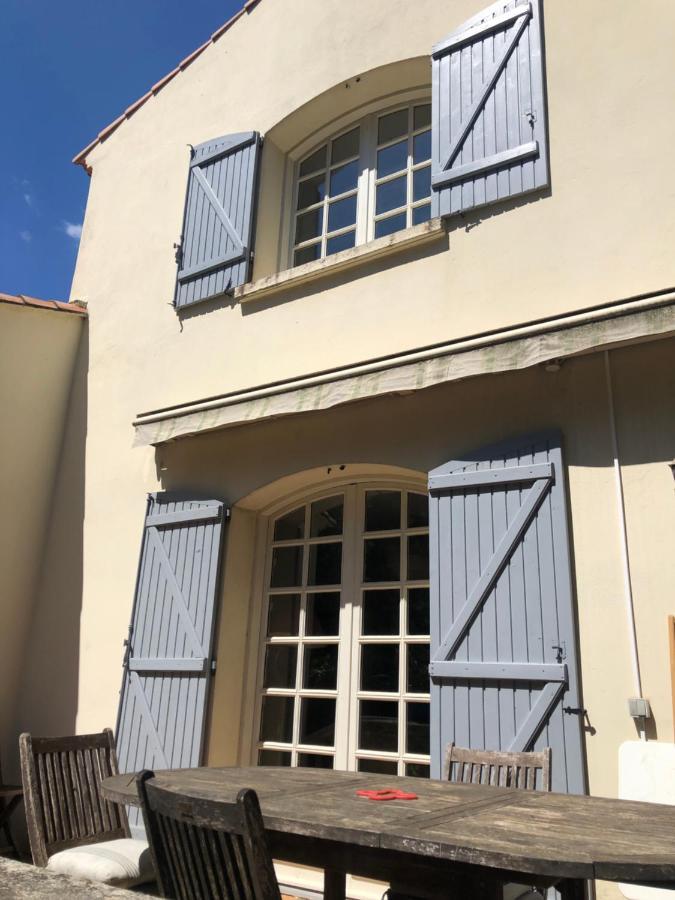 Magnifique Demeure Familiale Villa Castries Exterior photo