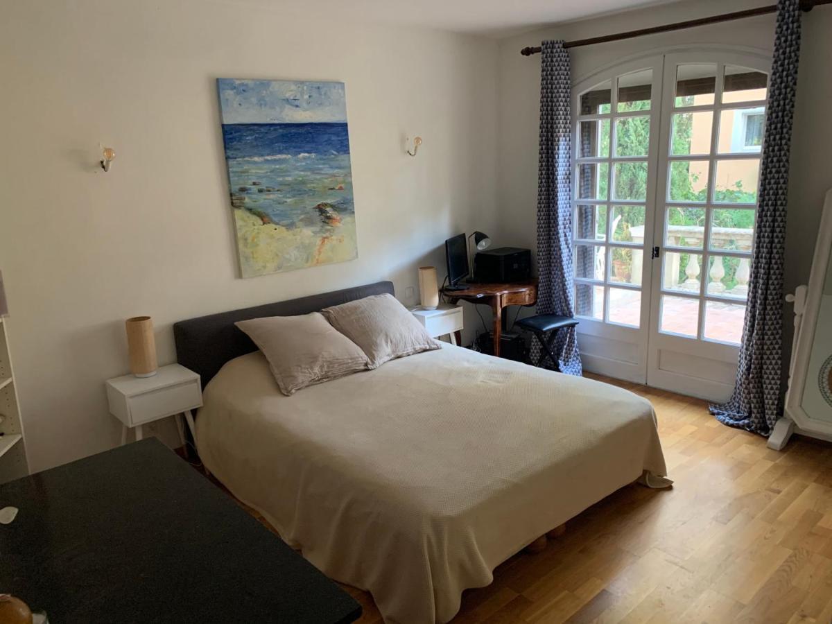 Magnifique Demeure Familiale Villa Castries Exterior photo